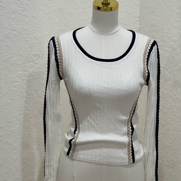House of Harlow 1960 Cream and Black Long Sleeve Top - Picture 2 of 5